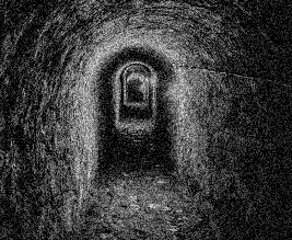 Bezimienny Klasztor Sierot - sekretne korytarze w murze zamkowym